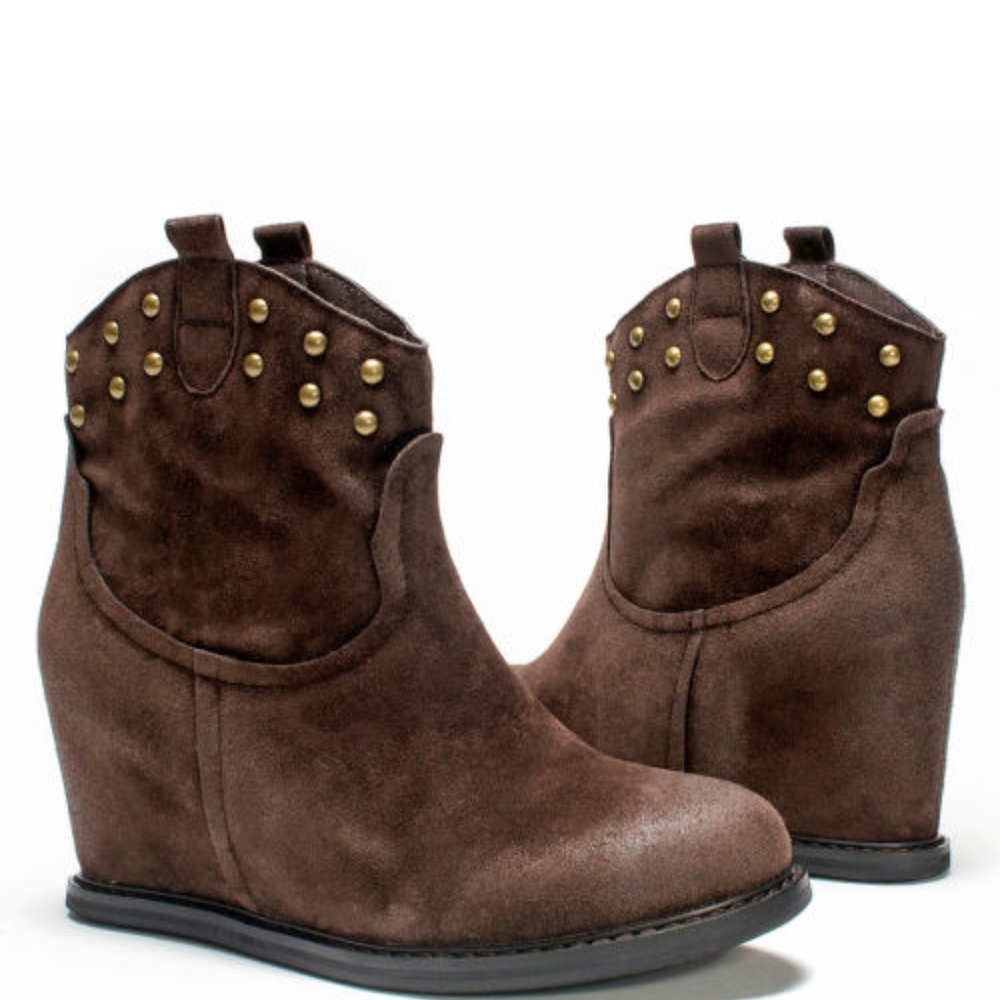 Muk Luks Brown Suede Boots